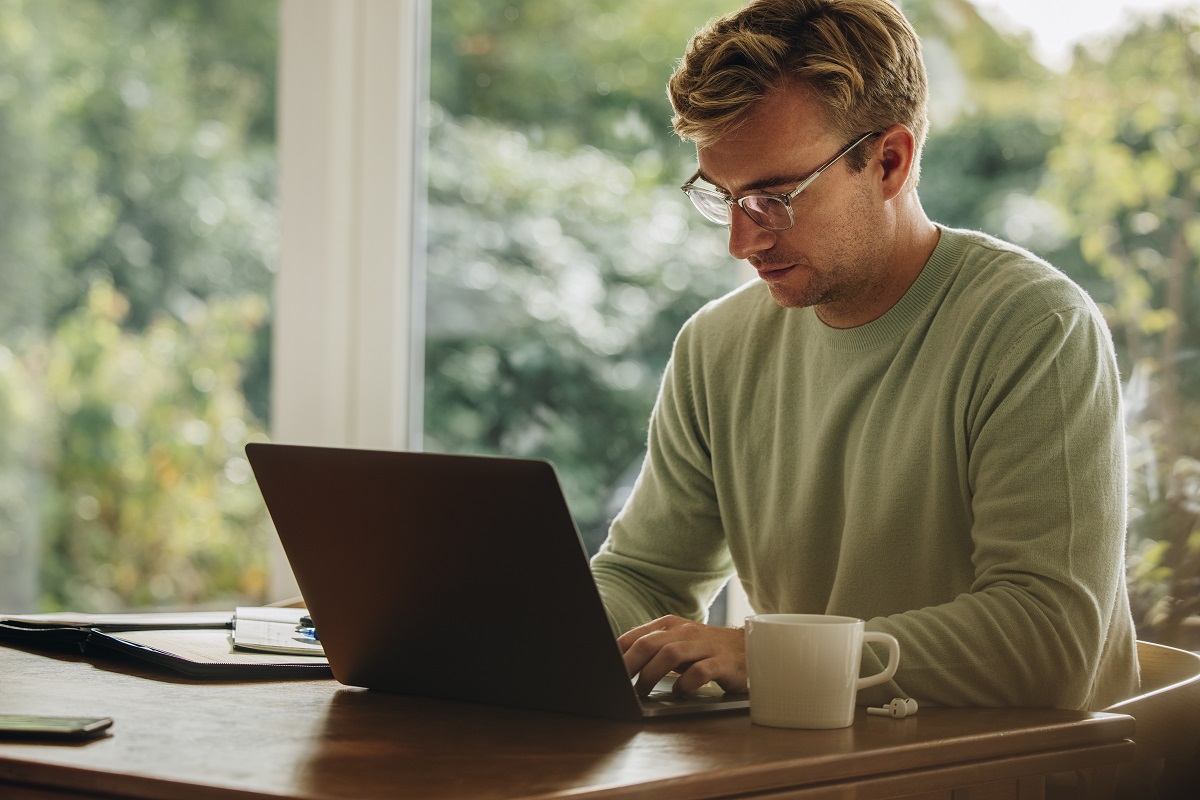 How can AI be used in the search for a new job?